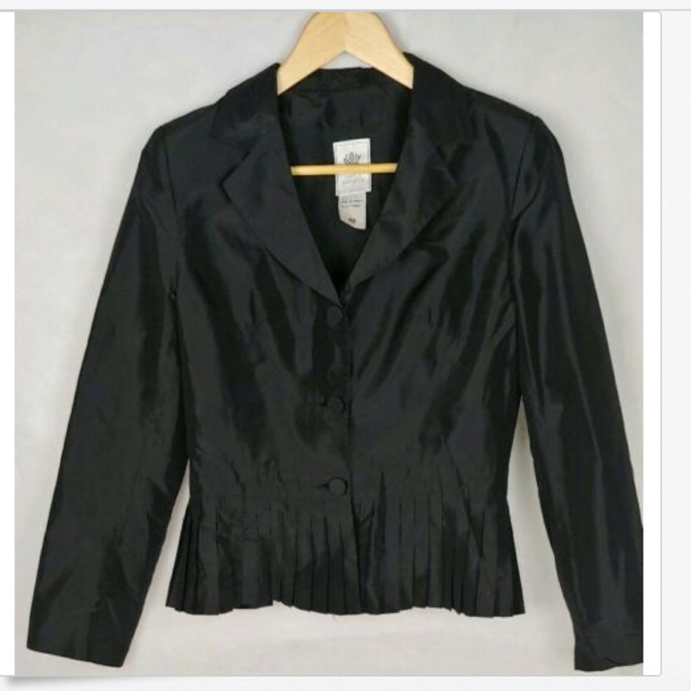 PAULE VASSEUR black blazer